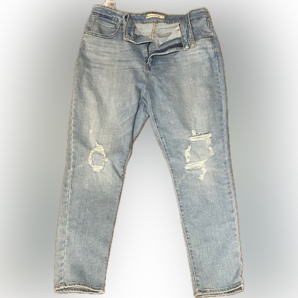 721 Levi's Light Blue Ripped Ankle Jeans Like New